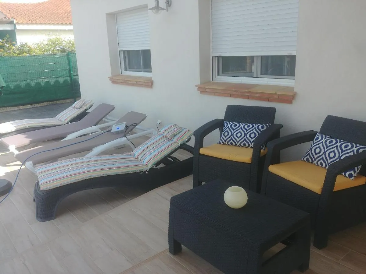 Casa Vera Riumar 0*,
